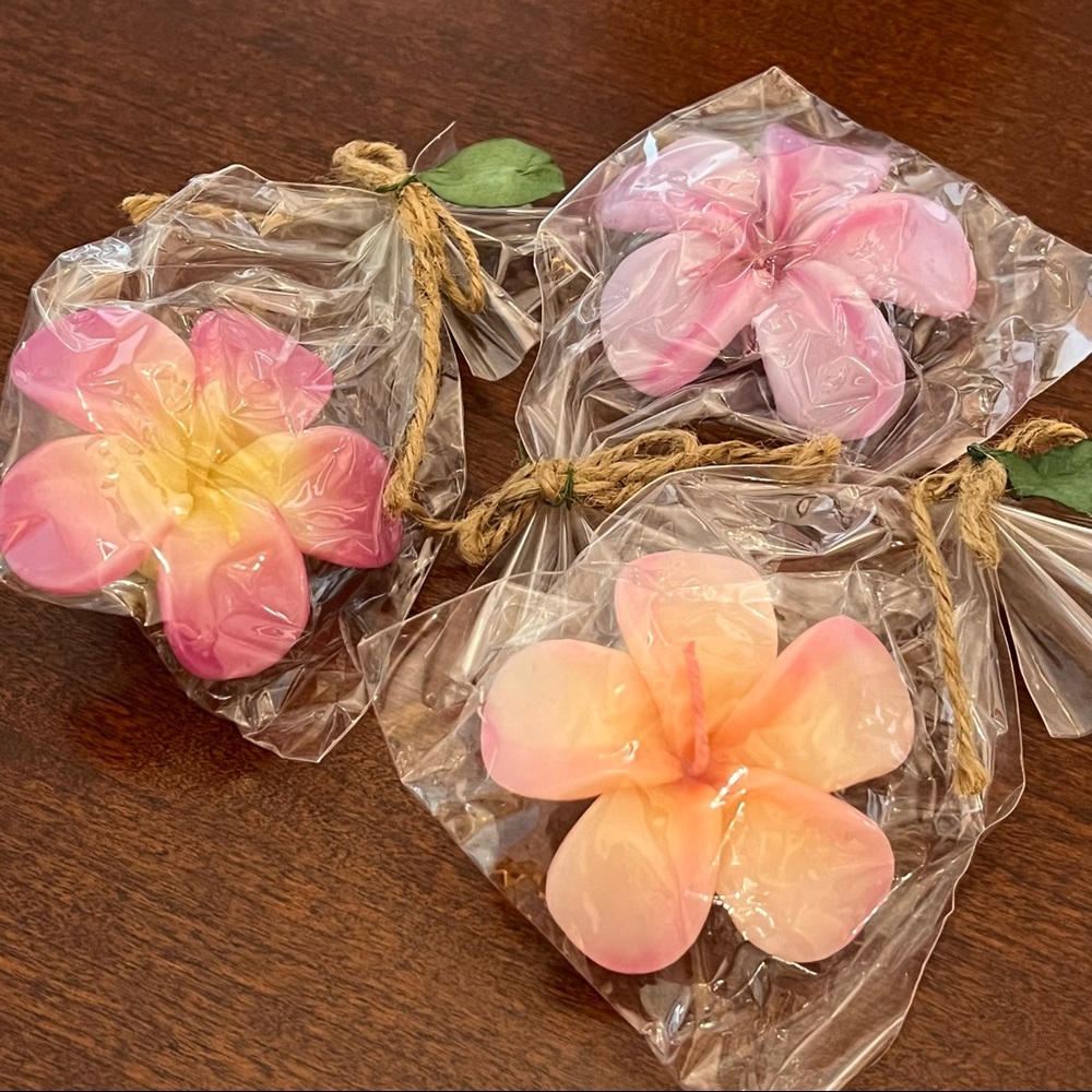 Floating Candles Flower Shapes Set of 3 Pastel Pink Peach Yellow Lavender NEW